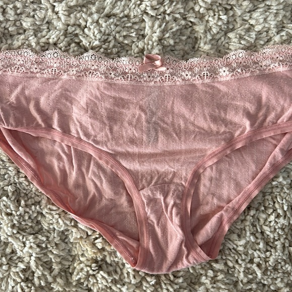 Adore Me Bra and Panty set - Picture 2 of 7